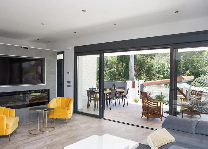 Semesterbostad Luna *